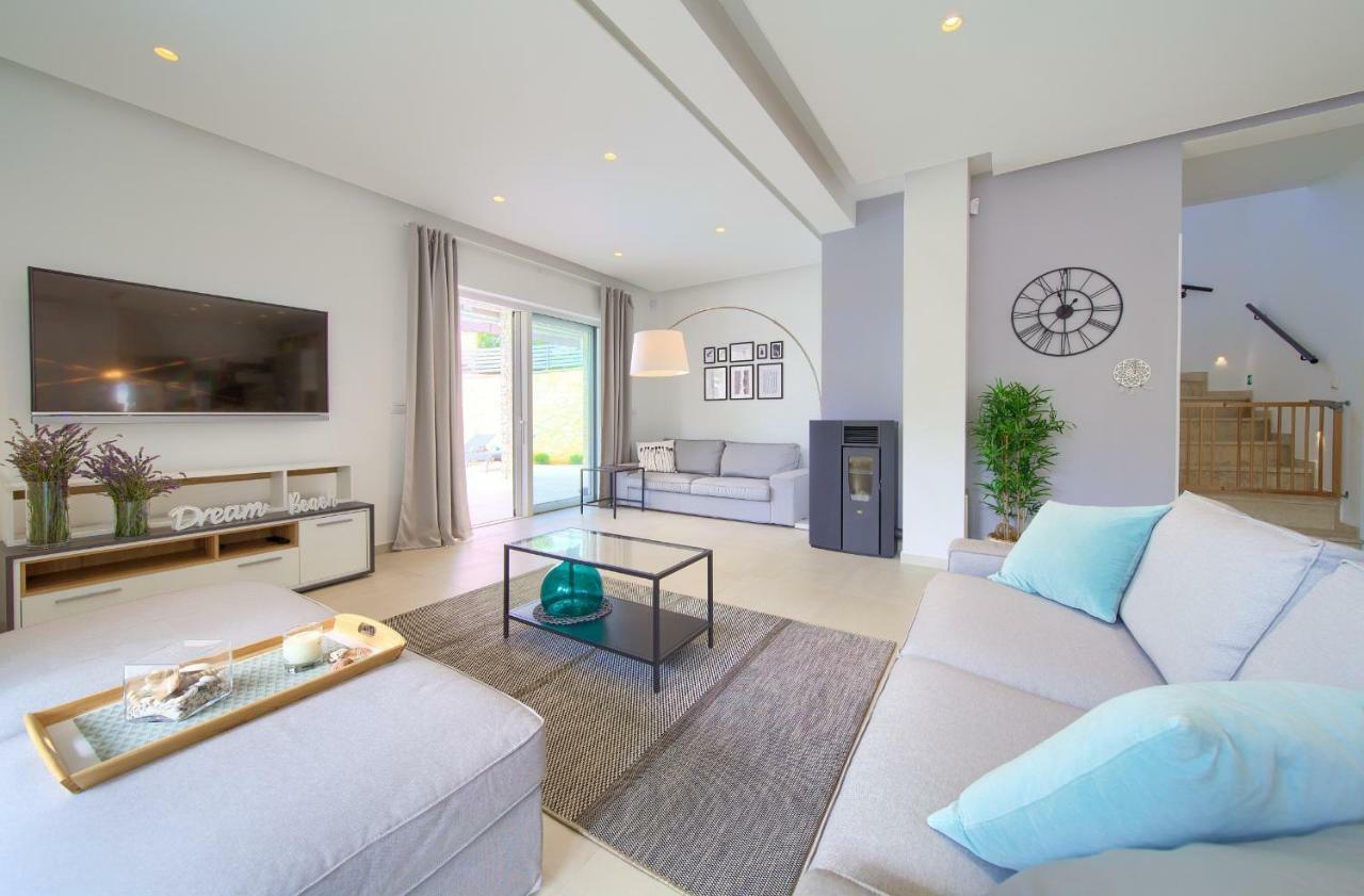 Villa Vale Kornic Bagian luar foto