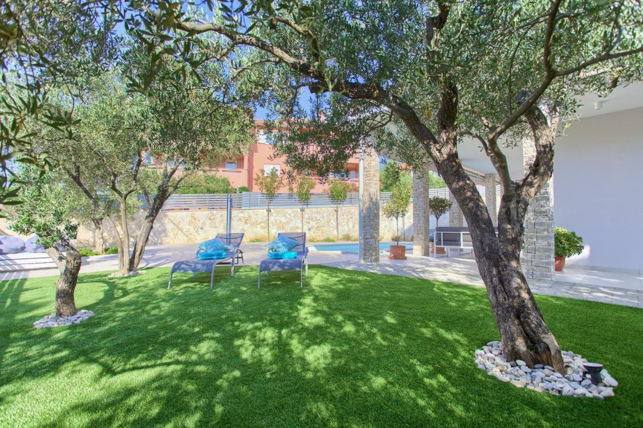 Villa Vale Kornic Bagian luar foto