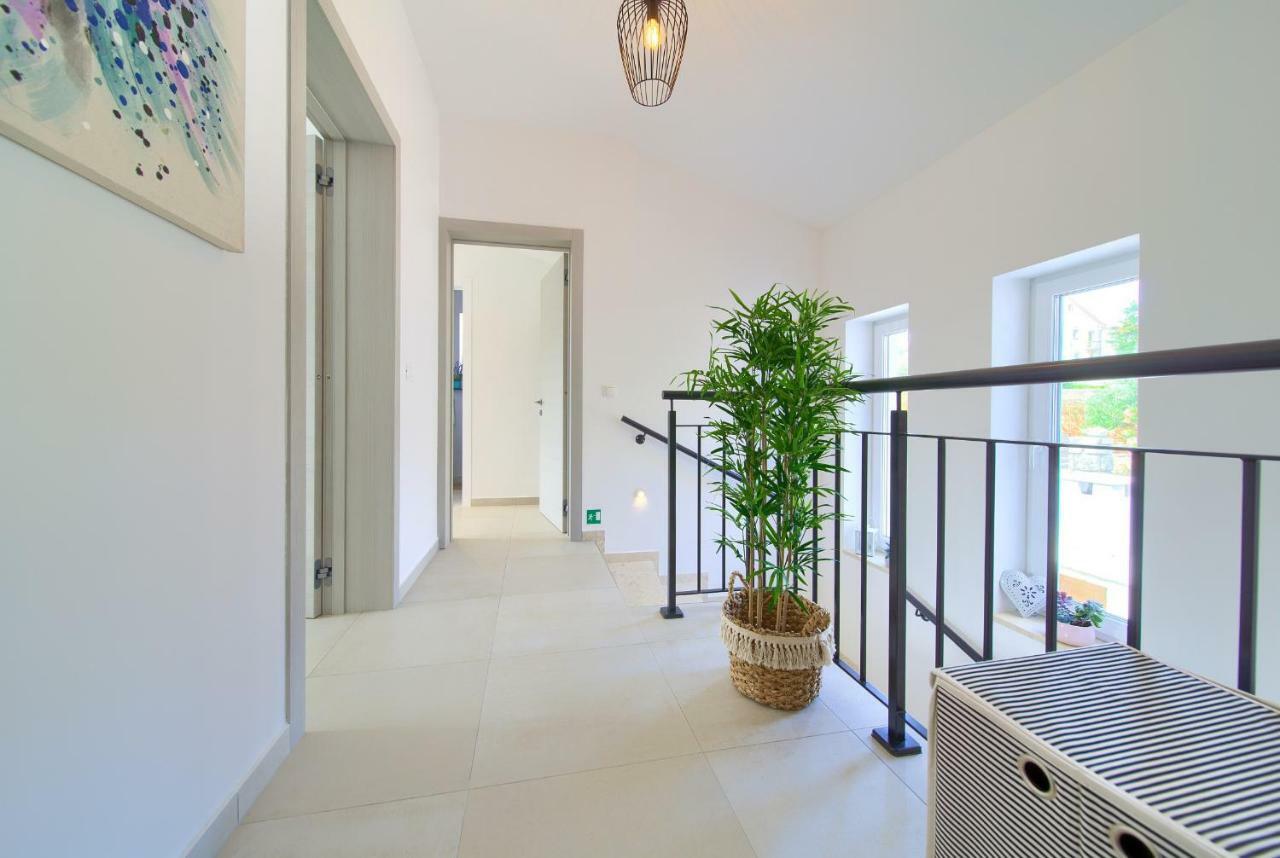 Villa Vale Kornic Bagian luar foto